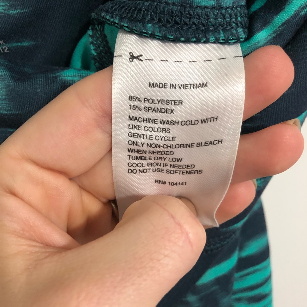 Medium High Rise Reebok Paint Crops - Picture 14 of 14